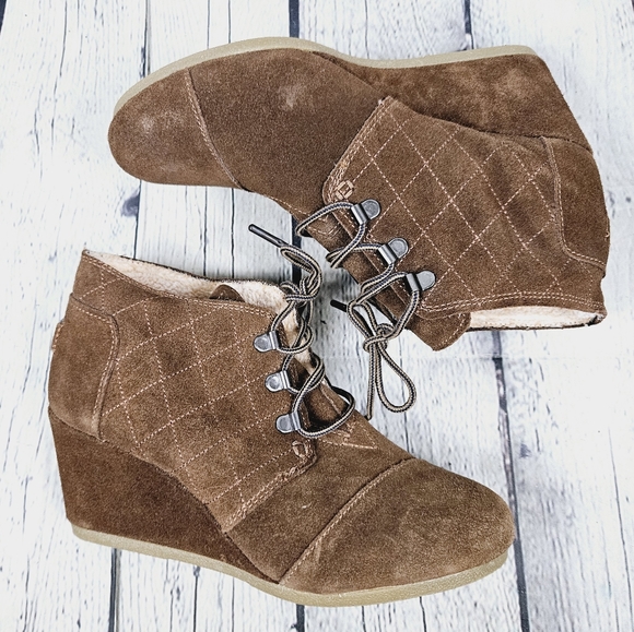 TOMS | quilted laceup suede leather faux for lined wedge heel ankle boots - Picture 2 of 11